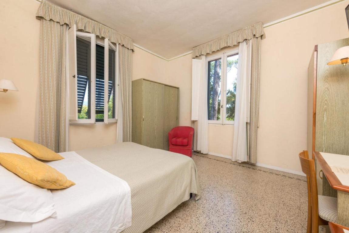 Hotel Villa Tiziana مارينا دي بييتراسانْت المظهر الخارجي الصورة