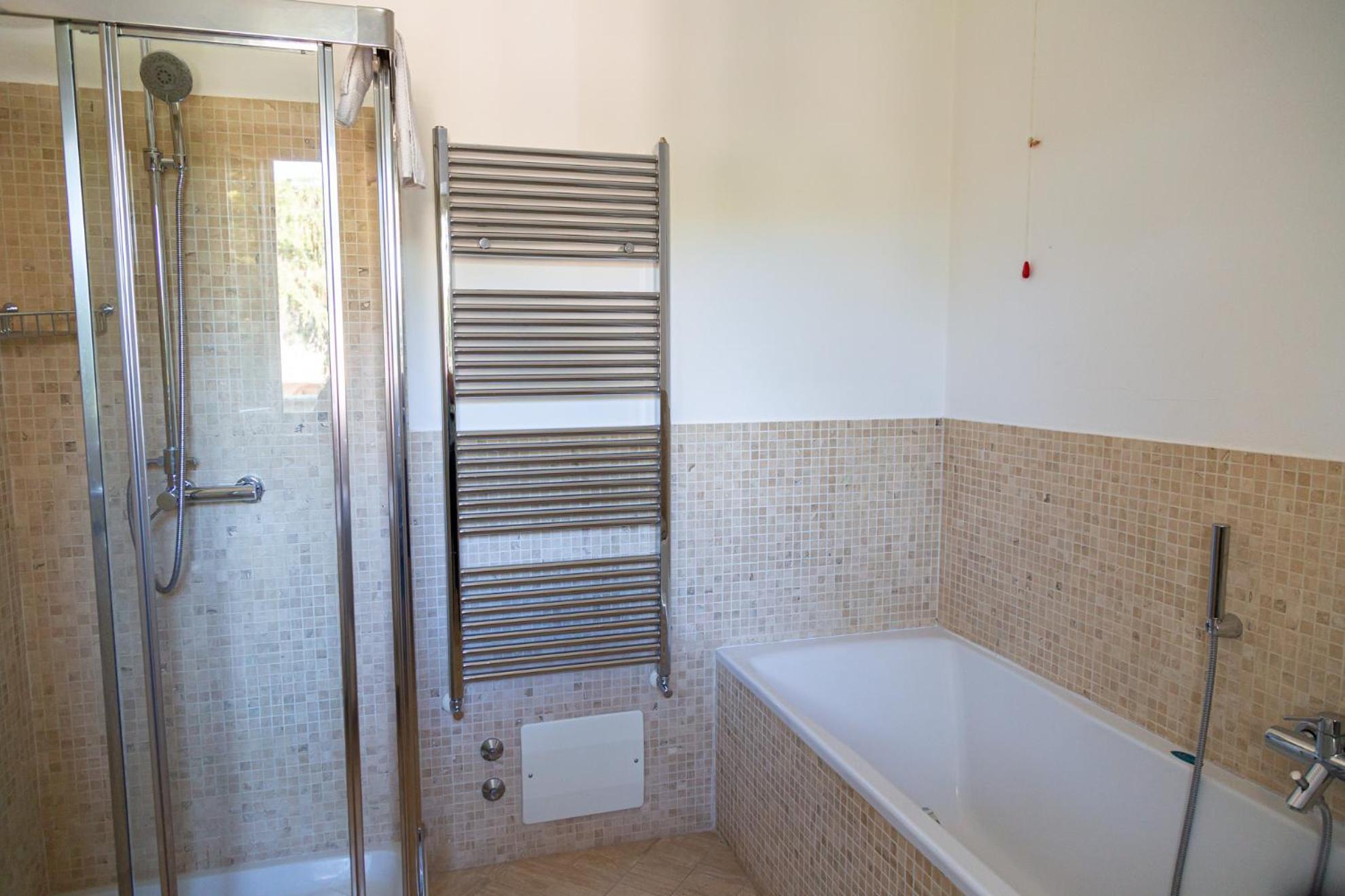 Hotel Villa Tiziana مارينا دي بييتراسانْت المظهر الخارجي الصورة