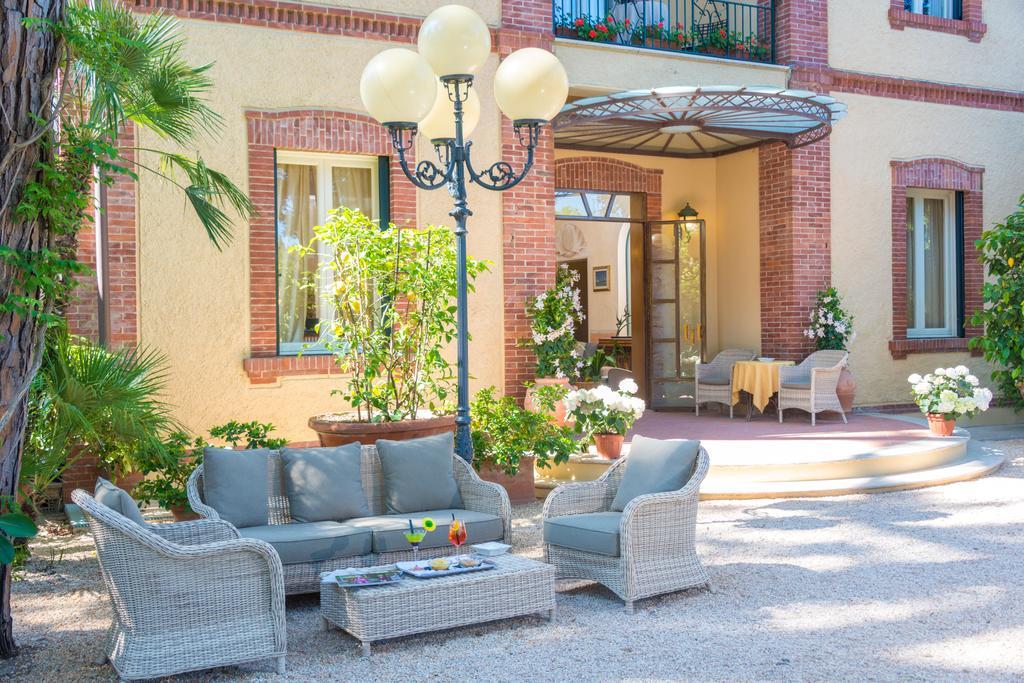 Hotel Villa Tiziana مارينا دي بييتراسانْت المظهر الخارجي الصورة